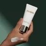 the_hand_treatment_4_49AruRaGpi.webp